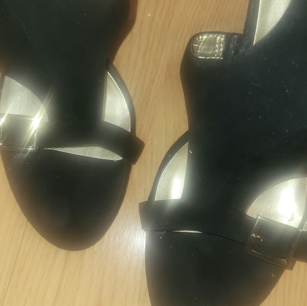 Shoes - Picture 5 of 11